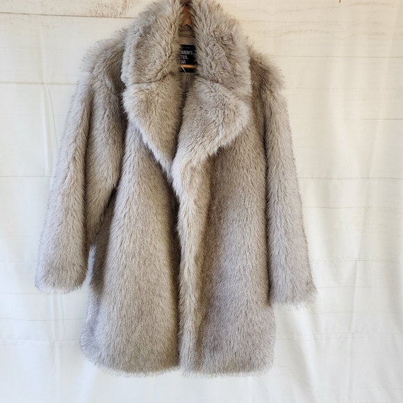 Lefties Faux Fur Coat Size M - Picture 13 of 13